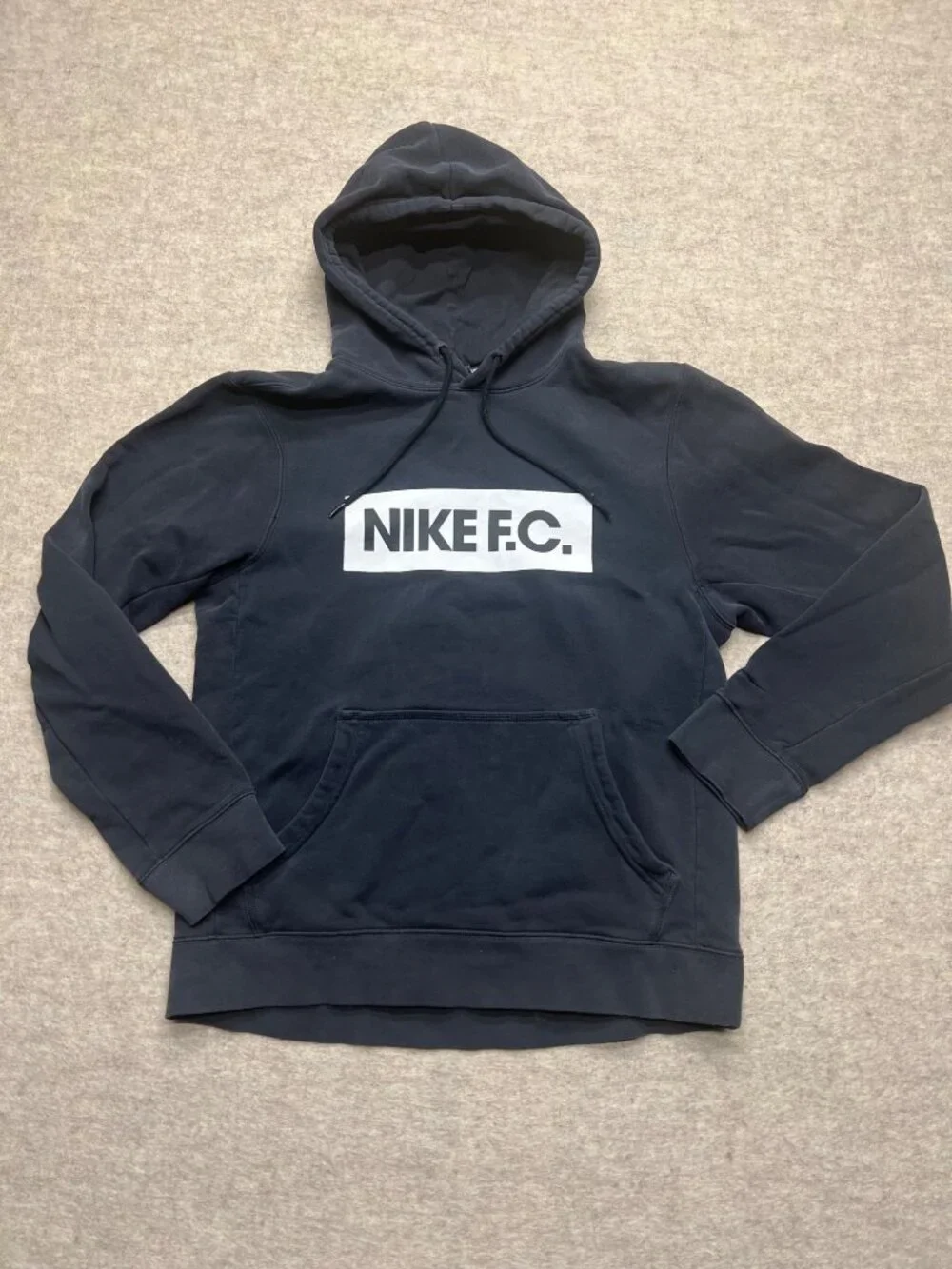 Nike F.C. Football Hoodie Sweatshirt Activewear Soccer Logo Pocket Medium - Picture 1 of 7
